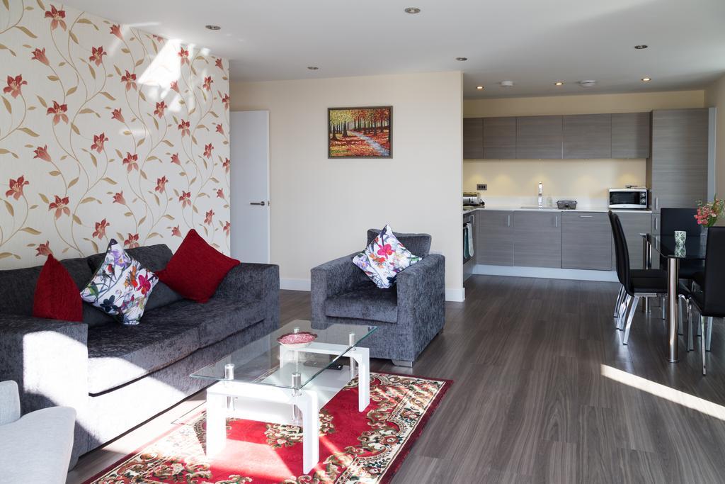 Ferienwohnung Modern Penthouse, 2 Mins Walk From Cambridge Station, Lift Access, Secured Gated On-Site Parking, Self Check-In, Super Fast Wifi, Terrace & Sleeps 6 Exterior foto